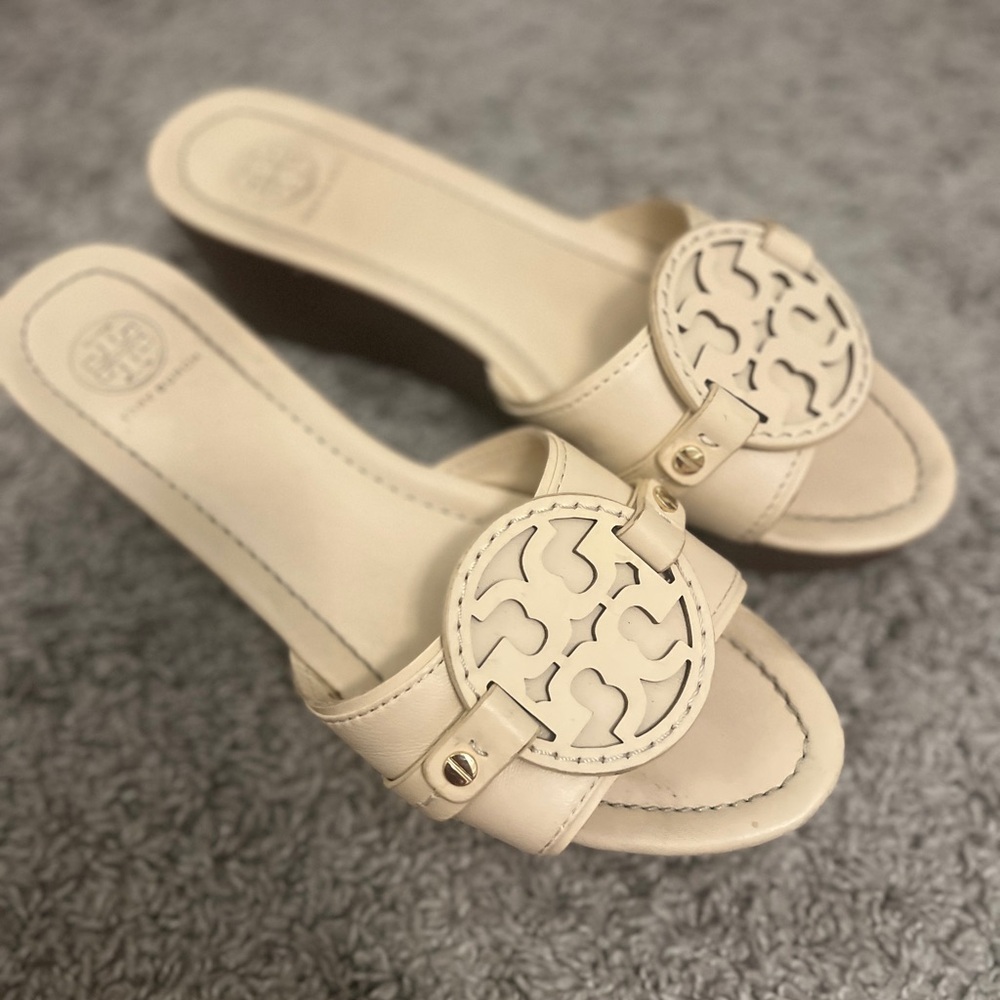 Tory Burch Cream Slide Sandals with Logo